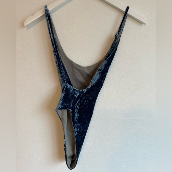 STUNNING velvet blue swimsuit - Picture 3 of 6